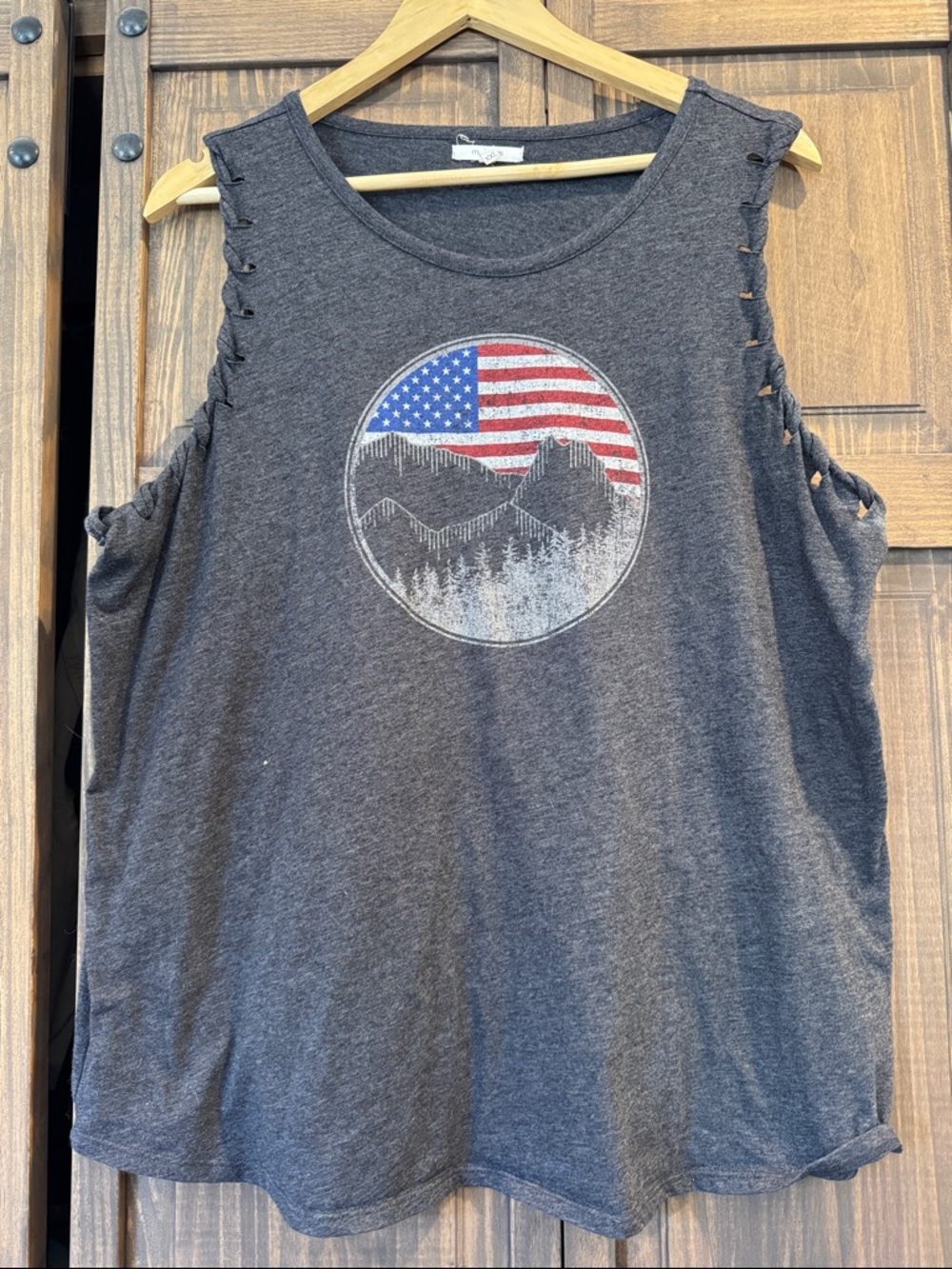 Maurice’s HeatheredCharcoal Graphic Tank with American Flag Mountain Print